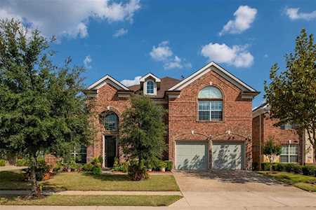 8808 Wyatt Circle Lantana, TX 76226