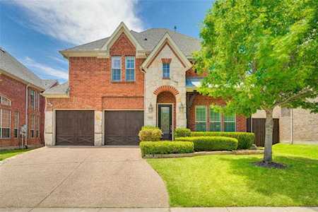 7029 AUTUMNWOOD Trail Plano, TX 75024