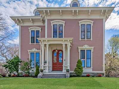 10 Hillside Avenue Winchester, MA 01890