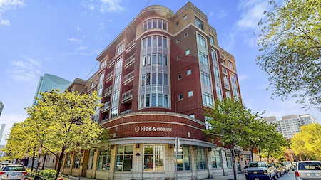 657 W Fulton St #201 Chicago, IL 60661