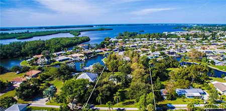 8903 51st Ave W Bradenton, FL 34210