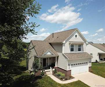 401 Elm St Chelsea, MI 48118