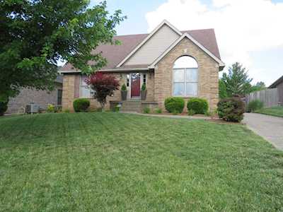 8604 Binnacle Ct Louisville, KY 40220
