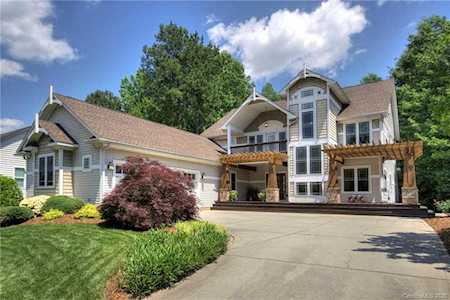 2702 Mt Isle Harbor Dr Charlotte, NC 28214