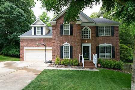 8933 Newgard Ct Charlotte, NC 28269