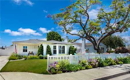 389 E 19th Street Costa Mesa, CA 92627