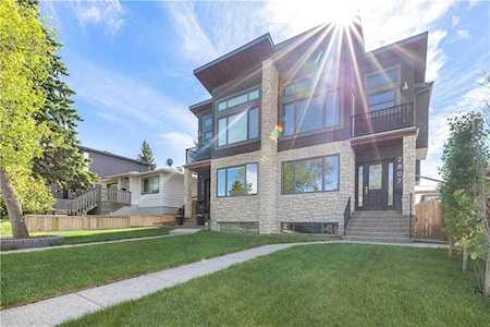 2807 35 Street SW Calgary, AB T3E 2Y4
