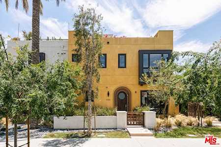 6364 W June Place Los Angeles, CA 90038