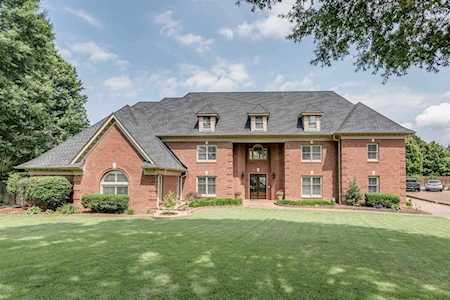 3226 Claiborne Farm Cv Germantown, TN 38138