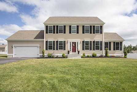 35 Magnolia Way Bridgewater, MA 02324