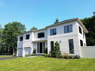 8 Lyon Rd Brookline, MA 02467
