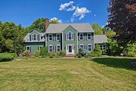 8 Hillside Dr Holliston, MA 01746