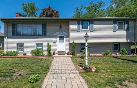 141 Parker Road Wakefield, MA 01880