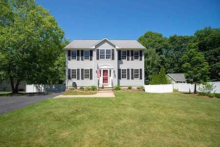 5 Nathan Dr Clinton, MA 01510