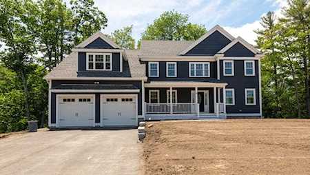 5 Eaton Circle North Reading, MA 01864