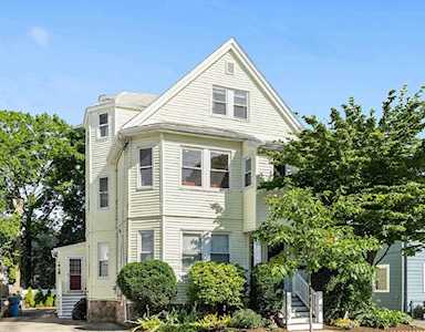 22 Davis Rd #2 Belmont, MA 02478