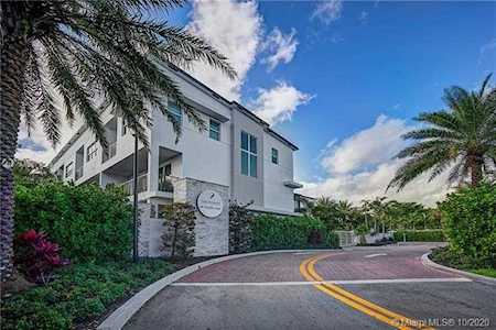 2900 NE 12th Ter #38 Oakland Park, FL 33334