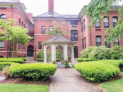 1 School St #204 Arlington, MA 02476
