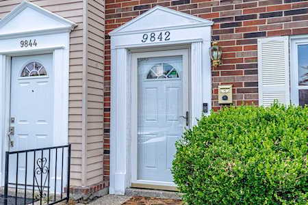 9842 Oakshire Dr Louisville, KY 40299