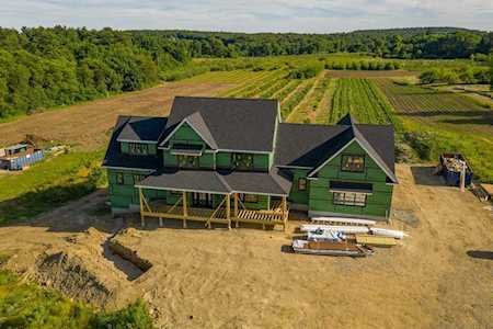 86 Brown Rd Hampton Falls, NH 03844