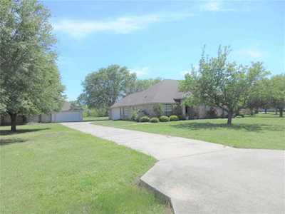 7400 Somerset Lane Aubrey, TX 76227
