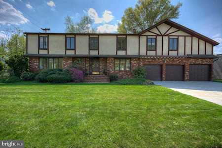 22 W Constitution Dr Bordentown, NJ 08505
