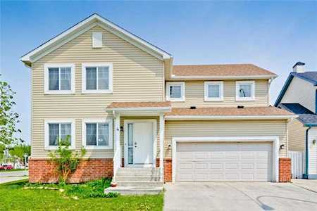 4 Marthas Haven Green NE Calgary, AB T3J 3X7