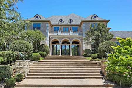 4700 Tour 18 Drive Flower Mound, TX 75022