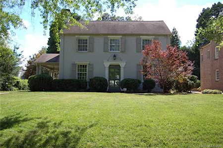 220 Hempstead Place Charlotte, NC 28207