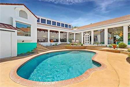 28 Club Estates Pkwy The Hills, TX 78738