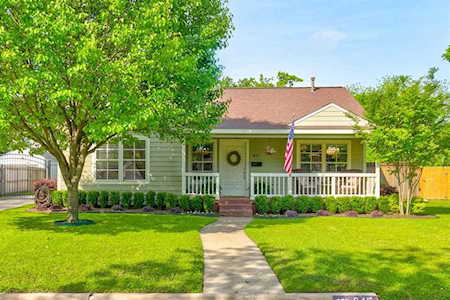 845 Springbrook Drive Fort Worth, TX 76107