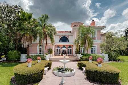 129 Buena Vista Dr S Dunedin, FL 34698
