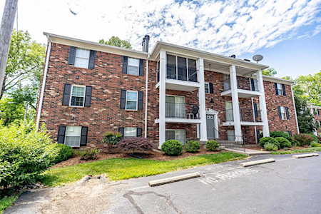 3312 Colonial Manor Cir #2B Louisville, KY 40218