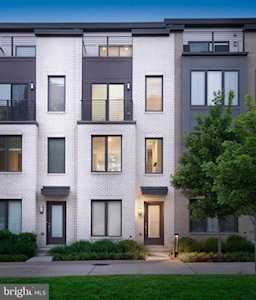 6585 Rock Spring Dr Bethesda, MD 20817