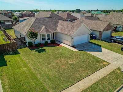 909 Glenview Drive Aubrey, TX 76227