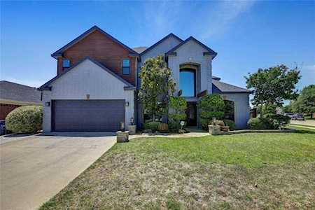5717 Trinity Lane Haltom City, TX 76137