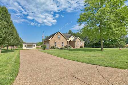404 Lyon Dr Portland, TN 37148