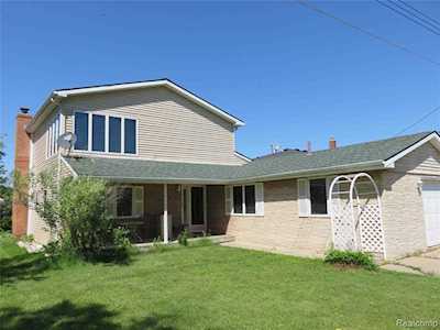 507 Dunleavy Dr Highland Twp, MI 48356