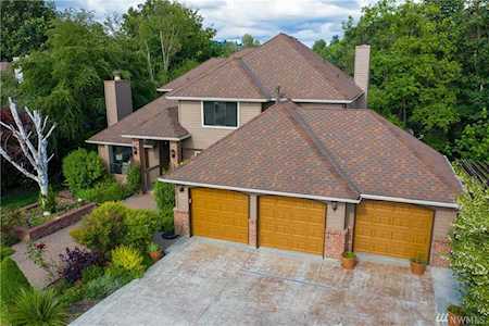 7216 135th Place SE Newcastle, WA 98059