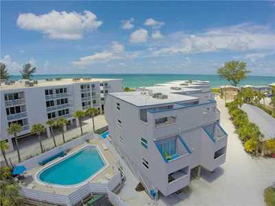 2400 N Beach Rd Englewood, FL 34223