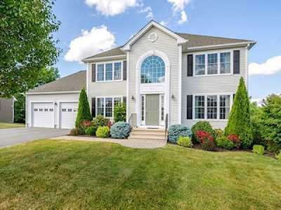 30 Vista Cir Holden, MA 01520
