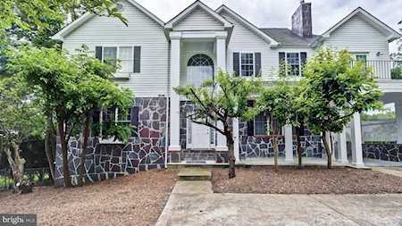 6803 Braddock Rd Springfield, VA 22151