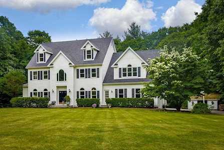 30 Bogastow Brook Rd Sherborn, MA 01770