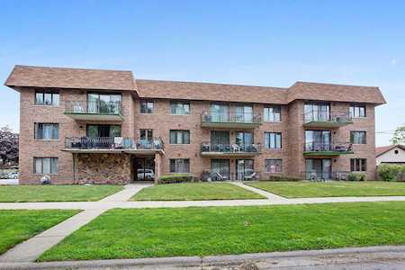 9535 Mayfield Ave #204 Oak Lawn, IL 60453