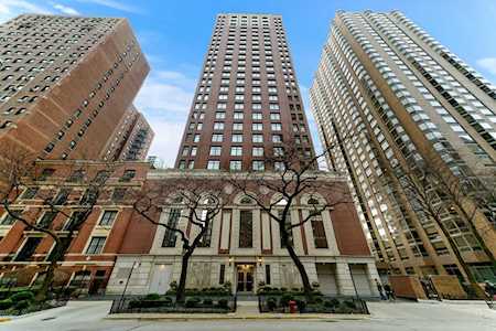1122 N Dearborn St #12E Chicago, IL 60610