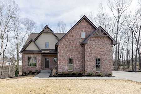 5049 E Mayflower Ct Greenbrier, TN 37073
