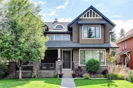 218 37 Street NW Calgary, AB T2N 3B7