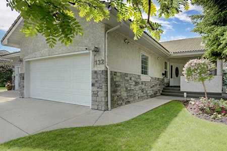 132 Pump Hill Landing SW Calgary, AB T2V 5C5