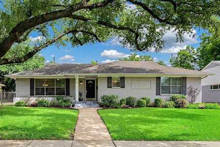 6235 Saratoga Circle Dallas, TX 75214