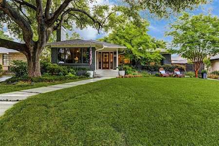 6815 Cornelia Lane Dallas, TX 75214